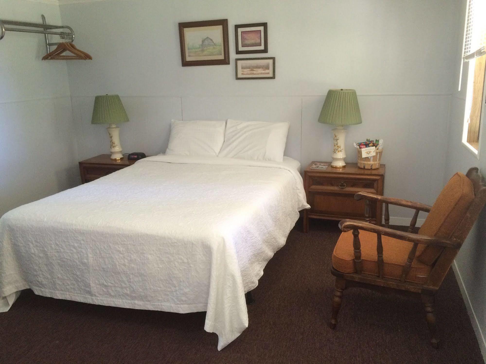 Harwood Hill Motel Bennington Extérieur photo