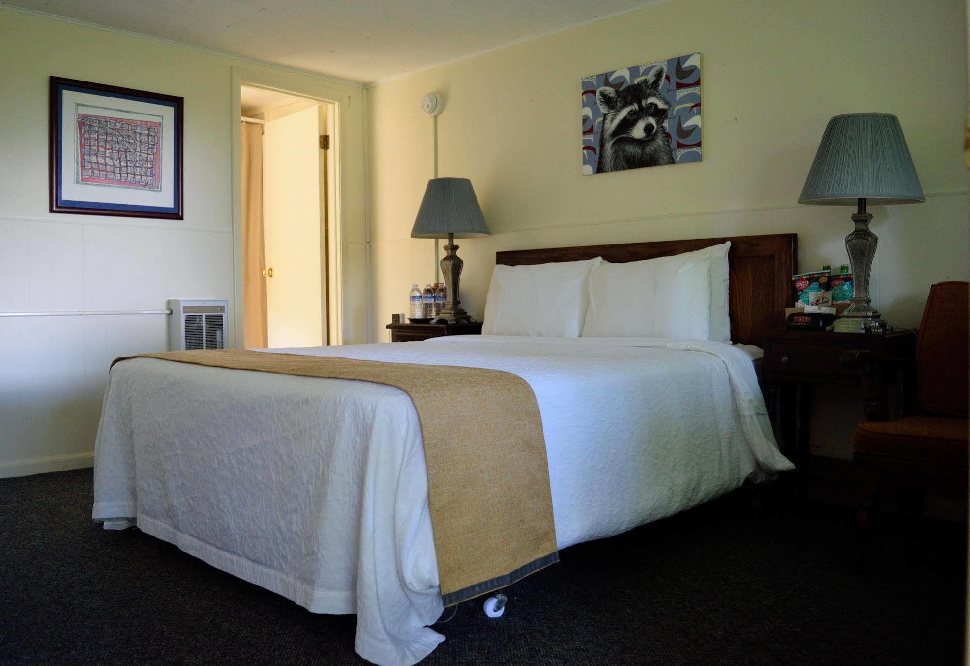 Harwood Hill Motel Bennington Extérieur photo